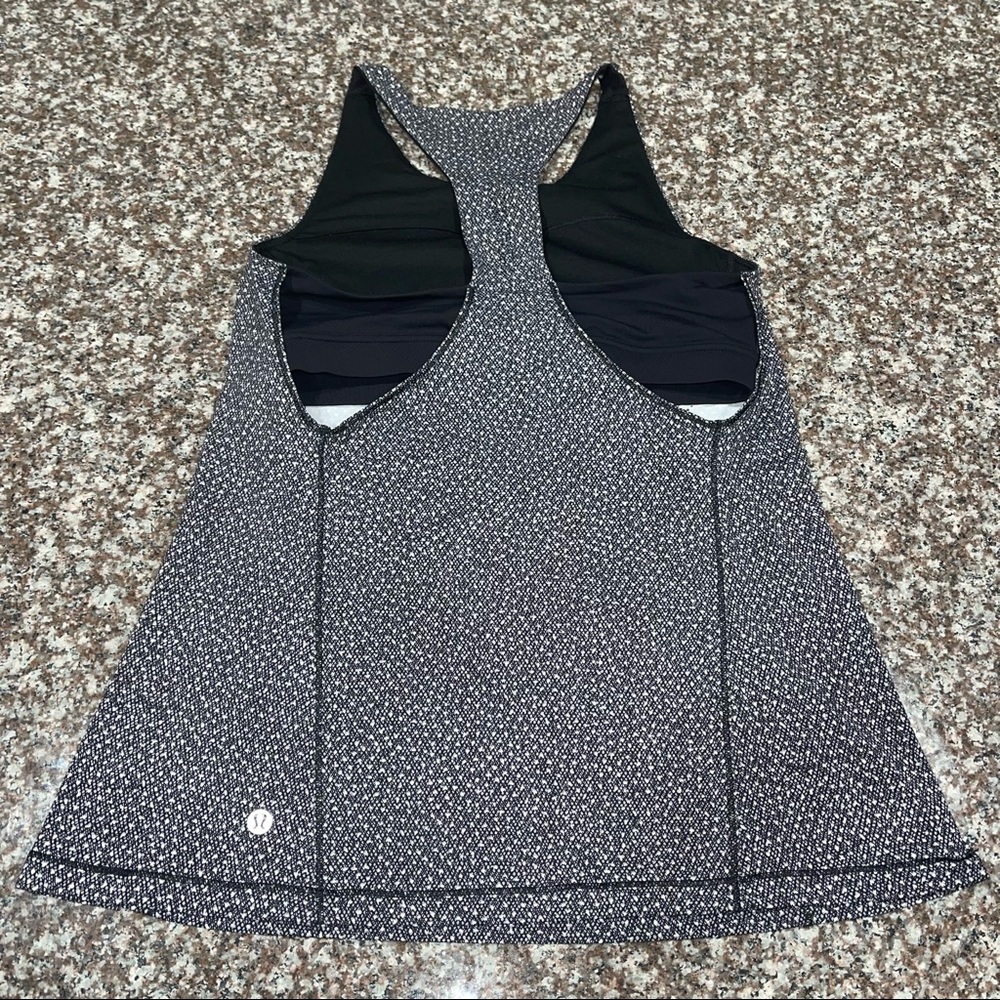 Lululemon Hit It Tank Frozen Fizz White Black Size 8 - Picture 4 of 8